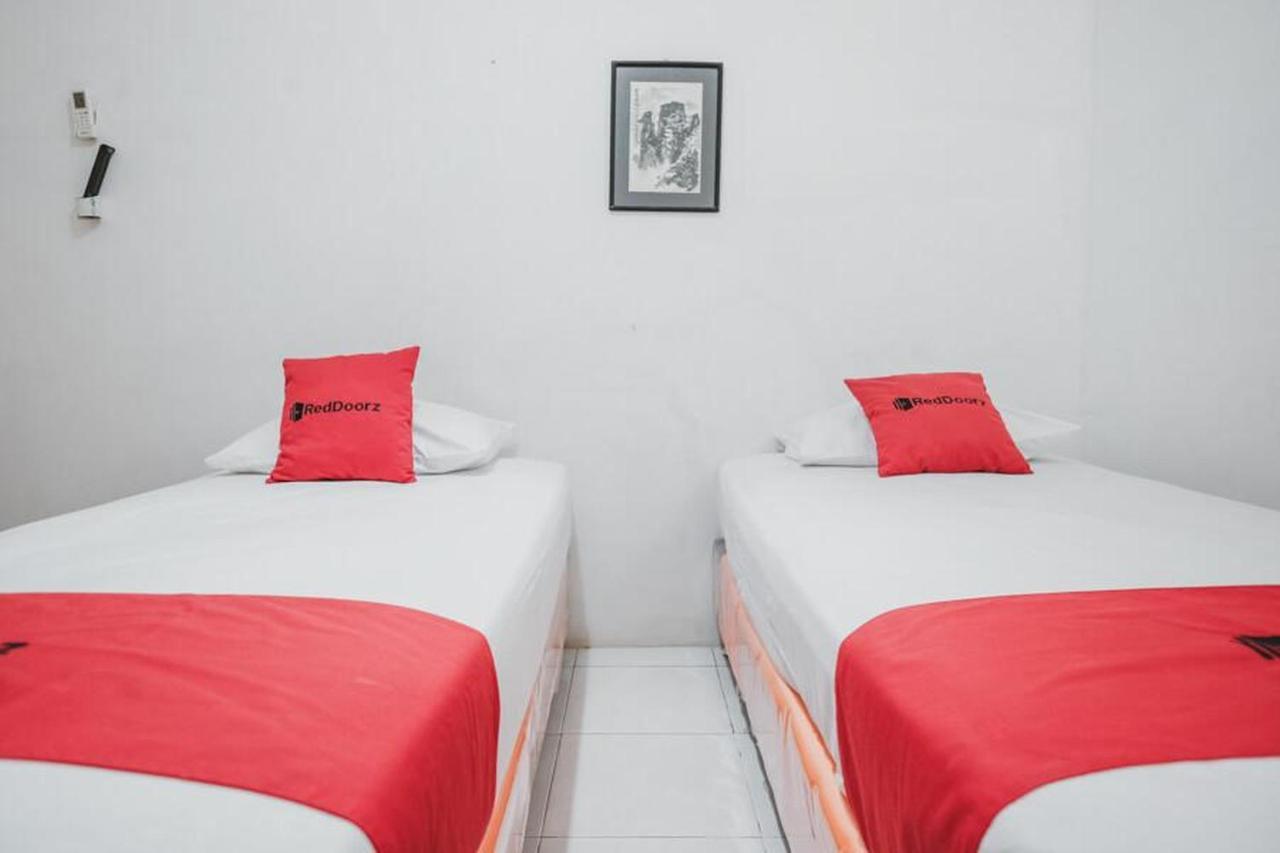 RedDoorz near Kartini Mall Lampung Bandar Lampung Esterno foto