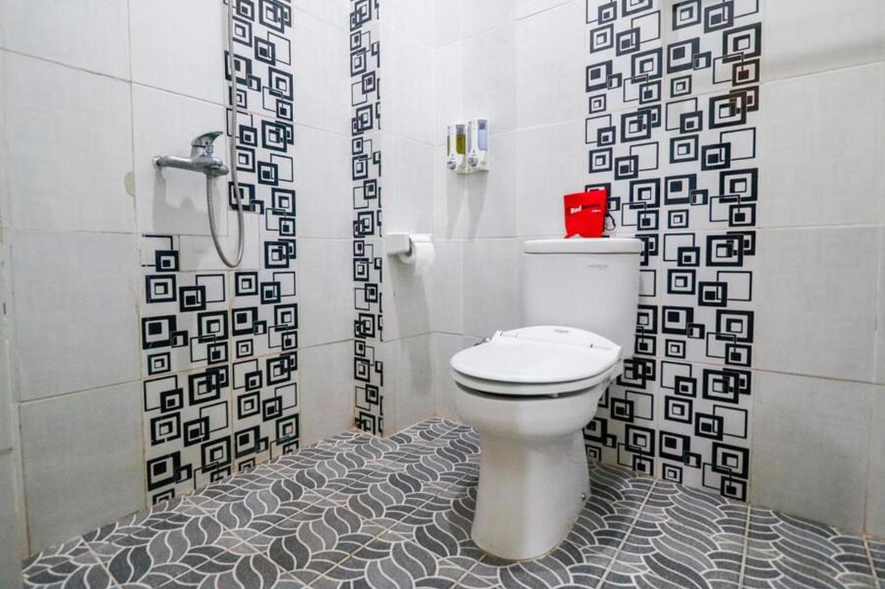 RedDoorz near Kartini Mall Lampung Bandar Lampung Esterno foto