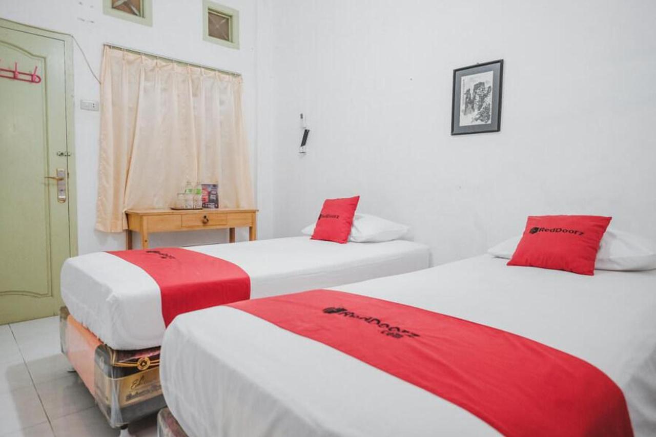 RedDoorz near Kartini Mall Lampung Bandar Lampung Esterno foto